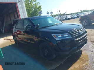 2017 Ford Police Interceptor Utility z VIN 1FM5K8AT7HGB55148, wystawiony jako IAAI lot #40736361 z przebiegiem 100 962 mil mil oraz . Historia ofert i sprzedaży dostępna na DreamBid. Obrazek 1.