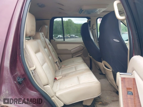 2007 Ford Explorer Eddie Bauer с VIN 1FMEU74867UA96850, выставлен на аукционе IAAI как лот 42342510 с пробегом 265 583 миль миль и . История ставок и продаж доступна на DreamBid. Изображение 8.
