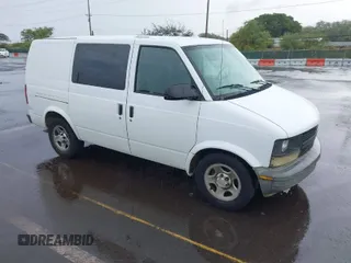 2005 Chevrolet Astro Cargo Van with VIN 1GCDM19X85B108860, listed as a IAAI auction lot 42070462 with 158,946 mi miles. Bid and sale history available at carsss.com. Image 1.