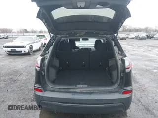2019 Jeep Cherokee Latitude with VIN 1C4PJLCB1KD339906, listed as a IAAI auction lot 41539248 with 123,243 mi miles and . Bid and sale history available at carsss.com. Image 18.