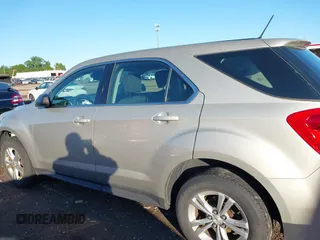 2013 Chevrolet Equinox LS z VIN 2GNALBEK0D1173231, wystawiony jako IAAI lot #42331429 z przebiegiem 282 203 mil mil oraz . Historia ofert i sprzedaży dostępna na DreamBid. Obrazek 14.