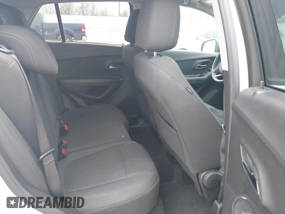 2022 Chevrolet Trax LS with VIN KL7CJNSM1NB527142, listed as a IAAI auction lot 41571815 with 13,136 mi miles. Bid and sale history available at carsss.com. Image 8.