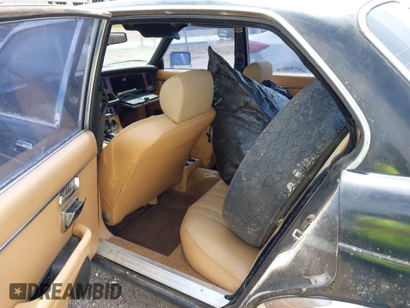 1982 Jaguar XJ with VIN SAJAV1248CC341050, listed as a IAAI auction lot 42653594 with Not provided miles and . Bid and sale history available at DreamBid. Image 8.