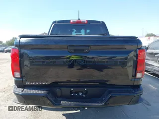 2024 Chevrolet Colorado 4WD Trail Boss z VIN 1GCPTEEK5R1144549, wystawiony jako IAAI lot #42754175 z przebiegiem Nie podano mil oraz . Historia ofert i sprzedaży dostępna na DreamBid. Obrazek 16.