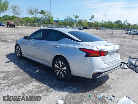 2022 Nissan Altima 2.5 SV with VIN 1N4BL4DV7NN410422, listed as a IAAI auction lot 41882216 with 7,737 mi miles. Bid and sale history available at carsss.com. Image 3.