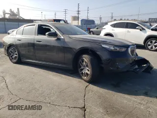 2024 BMW i5 eDrive40 z VIN WBY33FK04RCR61828, wystawiony jako Copart lot #75008794 z przebiegiem 11 905 mil mil oraz Szkody całkowita. Historia ofert i sprzedaży dostępna na DreamBid. Obrazek 4.