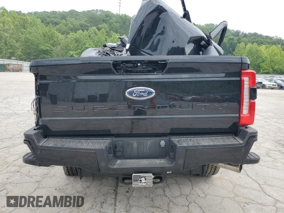 2024 Ford F-250 XL z VIN 1FT7W2BN7RED50176, wystawiony jako Copart lot #59091155 z przebiegiem Nie podano mil oraz Szkoda całkowita • Salvage title. Historia ofert i sprzedaży dostępna na DreamBid. Obrazek 6.