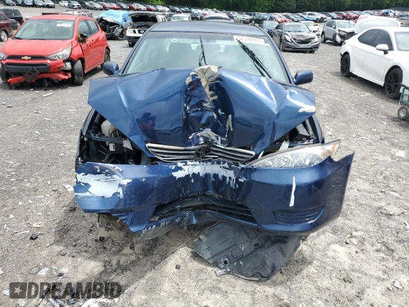 2005 Toyota Camry LE z VIN 4T1BE30K95U072730, wystawiony jako Copart lot #56398505 z przebiegiem 115 917 mil mil oraz Czysty tytuł • Clean title. Historia ofert i sprzedaży dostępna na DreamBid. Obrazek 5.