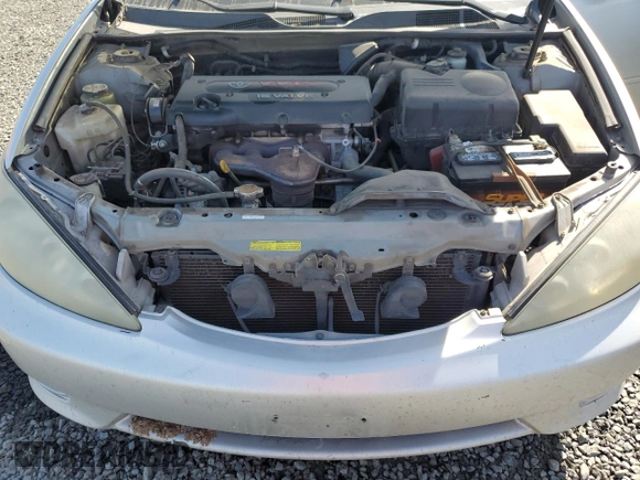 2005 Toyota Camry STD z VIN 4T1BE32KX5U540557, wystawiony jako Copart lot #50408435 z przebiegiem 268 848 mil mil oraz Szkoda całkowita • Salvage title. Historia ofert i sprzedaży dostępna na DreamBid. Obrazek 11.