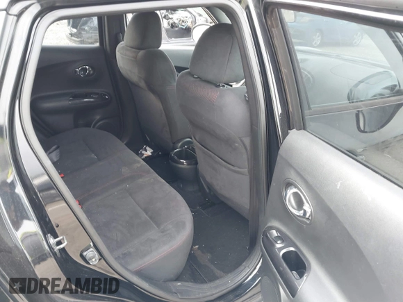 2014 Nissan Juke S with VIN JN8AF5MV3ET363957, listed as a IAAI auction lot 40133471 with 110,565 mi miles. Bid and sale history available at carsss.com. Image 8.
