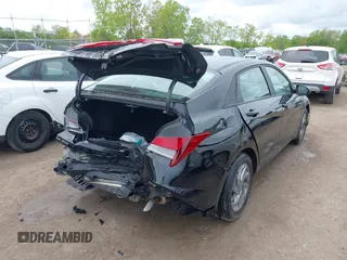 2024 Hyundai Elantra SEL z VIN KMHLM4DG8RU690033, wystawiony jako IAAI lot #42211444 z przebiegiem 19 708 mil mil oraz . Historia ofert i sprzedaży dostępna na DreamBid. Obrazek 4.