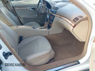 2007 Mercedes-Benz E-Class 3.5L with VIN WDBUF87X37X220377, listed as a IAAI auction lot 41655713 with 221,434 mi miles. Bid and sale history available at carsss.com. Image 5.