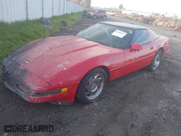 1991 Chevrolet Corvette z VIN 1G1YY2385M5117941, wystawiony jako IAAI lot #41408362 z przebiegiem Nie podano mil oraz . Historia ofert i sprzedaży dostępna na DreamBid. Obrazek 17.