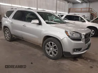 2015 GMC Acadia SLT z VIN 1GKKVRKD5FJ349290, wystawiony jako IAAI lot #42046720 z przebiegiem 170 609 mil mil oraz . Historia ofert i sprzedaży dostępna na DreamBid. Obrazek 1.
