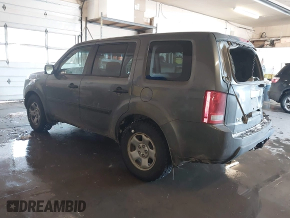 2011 Honda Pilot LX with VIN 5FNYF4H25BB103756, listed as a IAAI auction lot 41554121 with 182,502 mi miles. Bid and sale history available at carsss.com. Image 3.