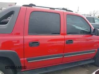 2004 Chevrolet Avalanche Z66 z VIN 3GNEC12T74G200506, wystawiony jako IAAI lot #41742299 z przebiegiem Nie podano mil oraz . Historia ofert i sprzedaży dostępna na DreamBid. Obrazek 14.