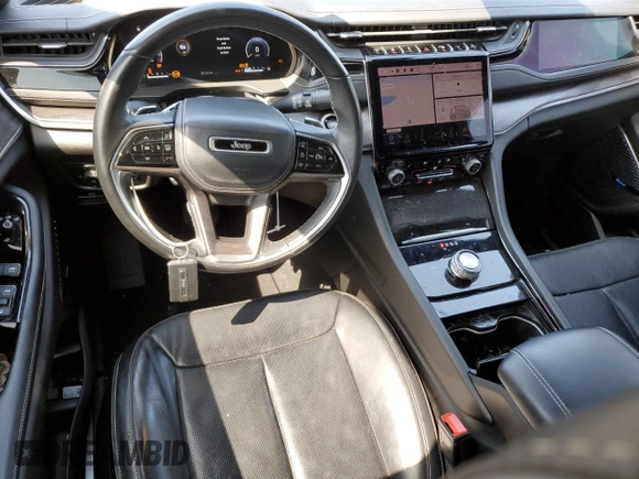 2022 Jeep Grand Cherokee Overland z VIN 1C4RJJDG3N8582038, wystawiony jako Copart lot #51272605 z przebiegiem 58 155 mil mil oraz Szkoda całkowita • Salvage title. Historia ofert i sprzedaży dostępna na DreamBid. Obrazek 8.