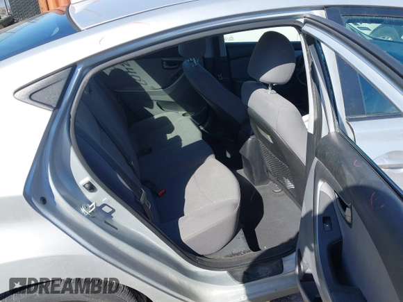 2015 Hyundai Elantra SE z VIN 5NPDH4AE9FH562261, wystawiony jako IAAI lot #41710313 z przebiegiem 74 824 mil mil oraz . Historia ofert i sprzedaży dostępna na DreamBid. Obrazek 8.