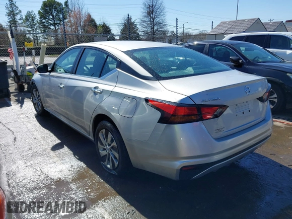 2021 Nissan Altima 2.5 S with VIN 1N4BL4BV2MN364984, listed as a IAAI auction lot 41761383 with 118,695 mi miles. Bid and sale history available at carsss.com. Image 3.