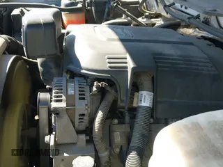 2017 Chevrolet Silverado 2500HD Work Truck z VIN 1GC0CUEGXHZ300303, wystawiony jako IAAI lot #42063764 z przebiegiem 204 714 mil mil oraz . Historia ofert i sprzedaży dostępna na DreamBid. Obrazek 19.