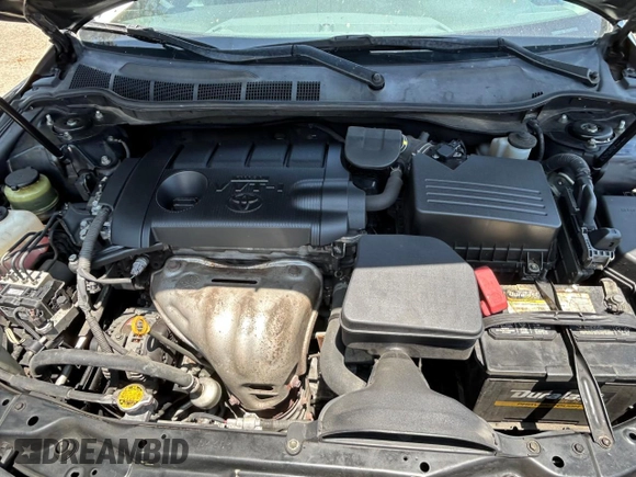 2010 Toyota Camry z VIN 4T1BF3EKXAU090976, wystawiony jako Copart lot #61294575 z przebiegiem 173 408 mil mil oraz Czysty tytuł • Clean title. Historia ofert i sprzedaży dostępna na DreamBid. Obrazek 7.