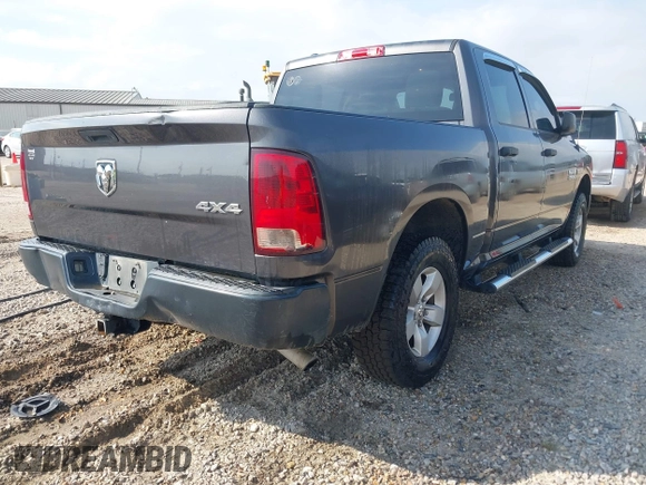 2018 Ram 1500 Express z VIN 1C6RR7KT0JS276527, wystawiony jako IAAI lot #41967968 z przebiegiem 200 964 mil mil oraz . Historia ofert i sprzedaży dostępna na DreamBid. Obrazek 4.