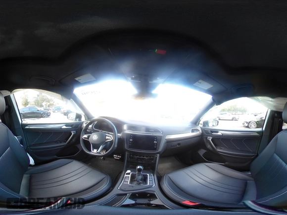 2023 Volkswagen Tiguan SE R-Line Black z VIN 3VVCB7AX3PM115373, wystawiony jako IAAI lot #42257944 z przebiegiem 22 316 mil mil oraz . Historia ofert i sprzedaży dostępna na DreamBid. Obrazek 20.