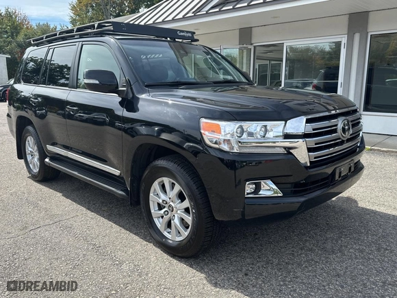 2017 Toyota Land Cruiser with VIN JTMCY7AJ7H4050517, listed as a Copart auction lot 73833724 with 137,775 mi miles and Clean Title. Bid and sale history available at carsss.com. Image 1.
