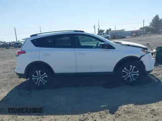 2017 Toyota RAV4 LE z VIN 2T3ZFREV4HW368414, wystawiony jako IAAI lot #42066338 z przebiegiem 78 183 mil mil oraz . Historia ofert i sprzedaży dostępna na DreamBid. Obrazek 13.
