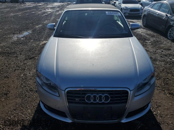 2007 Audi S4 z VIN WUARL48H17K900911, wystawiony jako Copart lot #43045565 z przebiegiem 110 737 mil mil oraz Czysty tytuł • Clean title. Historia ofert i sprzedaży dostępna na DreamBid. Obrazek 5.
