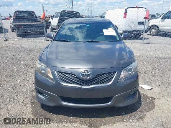 2011 Toyota Camry LE z VIN 4T1BF3EK7BU197078, wystawiony jako IAAI lot #42388549 z przebiegiem 250 873 mil mil oraz . Historia ofert i sprzedaży dostępna na DreamBid. Obrazek 12.