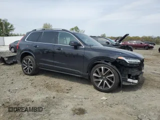 2018 Volvo XC90 Momentum z VIN YV4A22PK5J1209048, wystawiony jako Copart lot #52187925 z przebiegiem 90 909 mil mil oraz Szkody całkowita. Historia ofert i sprzedaży dostępna na DreamBid. Obrazek 4.