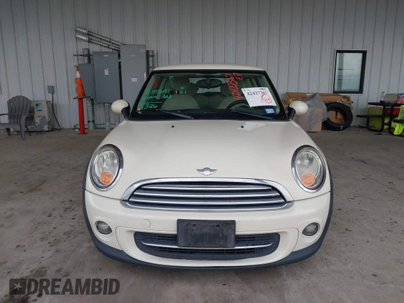 2011 MINI Hardtop with VIN WMWSU3C52BT091664, listed as a IAAI auction lot 42427367 with 110,488 mi miles and . Bid and sale history available at DreamBid. Image 12.