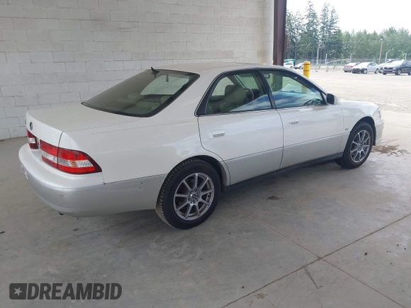 2000 Lexus ES 300 with VIN JT8BF28G7Y5096372, listed as a IAAI auction lot 42533248 with 188,179 mi miles and . Bid and sale history available at DreamBid. Image 4.