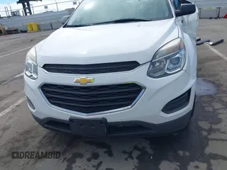 2017 Chevrolet Equinox LS z VIN 2GNALBEK3H1527409, wystawiony jako IAAI lot #41889347 z przebiegiem 114 037 mil mil oraz . Historia ofert i sprzedaży dostępna na DreamBid. Obrazek 12.