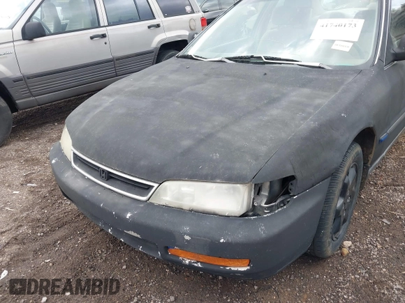 1997 Honda Accord LX with VIN 1HGCD563XVA027015, listed as a IAAI auction lot 41740173 with 461,837 mi miles and . Bid and sale history available at carsss.com. Image 6.