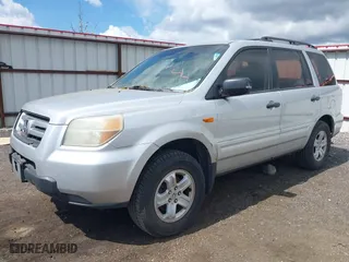 2006 Honda Pilot LX with VIN 2HKYF18156H527449, listed as a IAAI auction lot 42097170 with 178,983 mi miles. Bid and sale history available at carsss.com. Image 2.