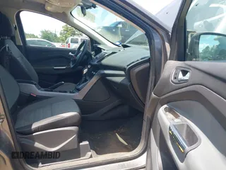 2013 Ford Escape SE с VIN 1FMCU0GX6DUA25595, выставлен на аукционе IAAI как лот 42669283 с пробегом 210 869 миль миль и . История ставок и продаж доступна на DreamBid. Изображение 5.