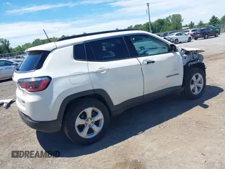 2020 Jeep Compass Latitude with VIN 3C4NJDBBXLT219466, listed as a IAAI auction lot 39766901 with 147,492 mi miles and . Bid and sale history available at DreamBid. Image 4.