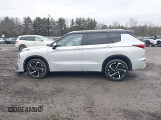 2024 Mitsubishi Outlander SEL z VIN JA4J4WA89RZ056649, wystawiony jako IAAI lot #41715013 z przebiegiem 7 835 mil mil oraz . Historia ofert i sprzedaży dostępna na DreamBid. Obrazek 13.