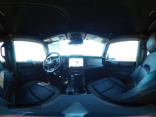 2024 Ford Bronco Badlands z VIN 1FMEE9BP5RLA09693, wystawiony jako IAAI lot #42146875 z przebiegiem 5 806 mil mil oraz . Historia ofert i sprzedaży dostępna na DreamBid. Obrazek 18.
