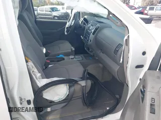 2016 Nissan Frontier SV z VIN 1N6AD0ER1GN789737, wystawiony jako IAAI lot #41784331 z przebiegiem 40 385 mil mil oraz . Historia ofert i sprzedaży dostępna na DreamBid. Obrazek 5.
