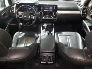2021 Kia Sorento EX z VIN 5XYRHDLF2MG024680, wystawiony jako Copart lot #53358855 z przebiegiem 33 037 mil mil oraz Czysty tytuł • Clean title. Historia ofert i sprzedaży dostępna na DreamBid. Obrazek 8.