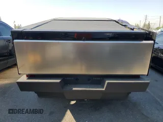 2024 Tesla Cybertruck z VIN 7G2CEHED3RA006960, wystawiony jako Copart lot #62443524 z przebiegiem 683 mil mil oraz Szkody całkowita. Historia ofert i sprzedaży dostępna na DreamBid. Obrazek 6.