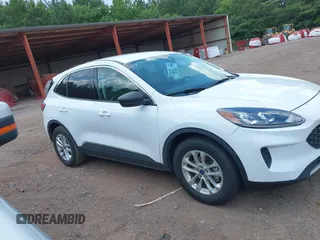 2022 Ford Escape SE z VIN 1FMCU0G66NUB82519, wystawiony jako IAAI lot #42444455 z przebiegiem 102 980 mil mil oraz . Historia ofert i sprzedaży dostępna na DreamBid. Obrazek 13.