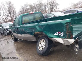2000 Chevrolet Silverado 1500 LS with VIN 1GCEK14T4YE371140, listed as a IAAI auction lot 41829696 with 182,156 mi miles. Bid and sale history available at carsss.com. Image 15.