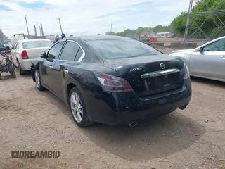 2013 Nissan Maxima SV z VIN 1N4AA5AP3DC844165, wystawiony jako IAAI lot #42244988 z przebiegiem 105 937 mil mil oraz . Historia ofert i sprzedaży dostępna na DreamBid. Obrazek 3.