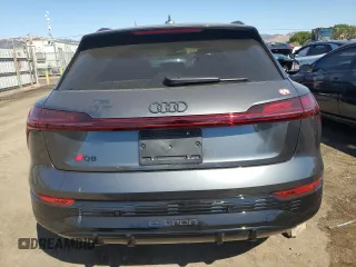 2024 Audi Q8 e-tron Prestige z VIN WA16ABGE2RB006933, wystawiony jako Copart lot #72645354 z przebiegiem 8794 mil mil oraz Szkody całkowita. Historia ofert i sprzedaży dostępna na DreamBid. Obrazek 6.
