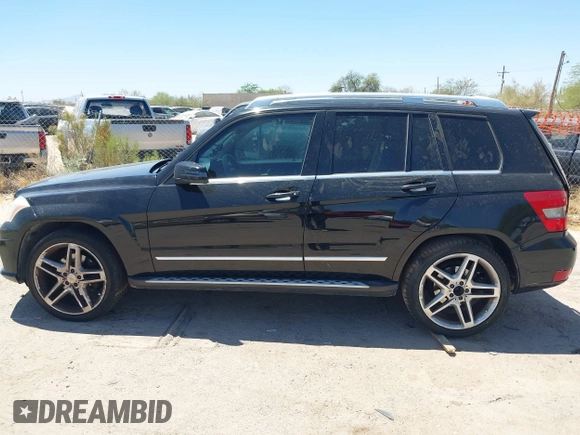 2011 Mercedes-Benz GLK 350 z VIN WDCGG8HB2BF632782, wystawiony jako IAAI lot #42296275 z przebiegiem 176 877 mil mil oraz . Historia ofert i sprzedaży dostępna na DreamBid. Obrazek 13.