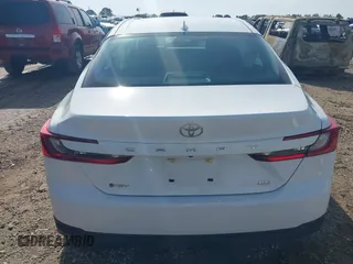 2025 Toyota Camry LE with VIN 4T1DAACK3SU529581, listed as a IAAI auction lot 41376433 with 5,283 mi miles and . Bid and sale history available at DreamBid. Image 16.